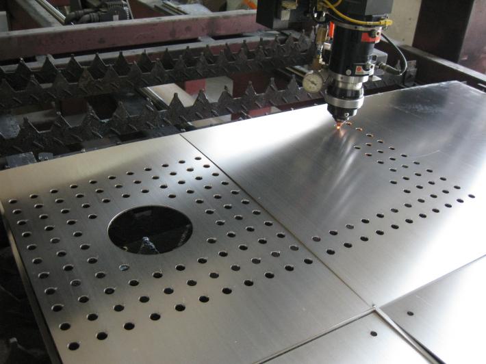 金属激光切割机的开孔技术